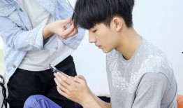 李宏毅爆料妈妈视频